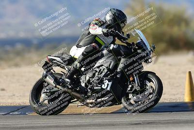 media/Jan-15-2026-Racers Edge (Thu) [[dfebeb70ab]]/3-B Group/Session 1 Turn 8/